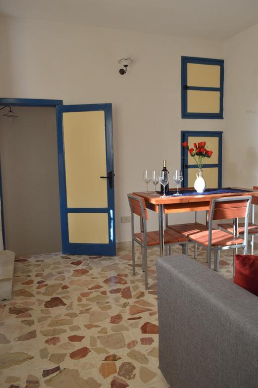Don Vito'S Apartments كاستيلاّماري ديل غو الغرفة الصورة