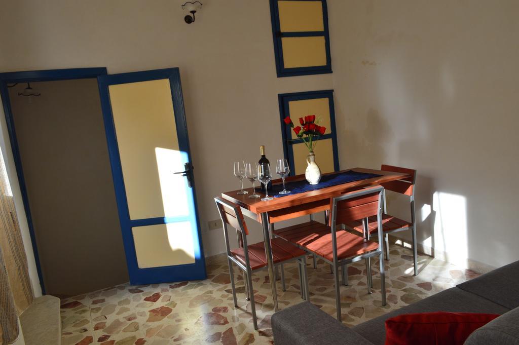 Don Vito'S Apartments كاستيلاّماري ديل غو الغرفة الصورة